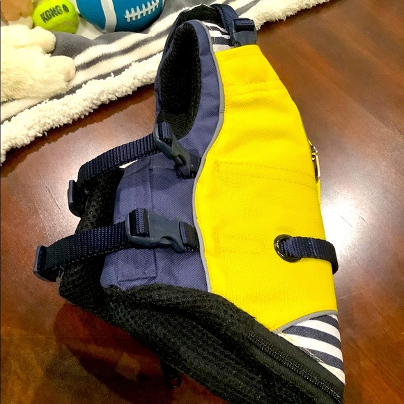 Dog Life Jacket - Picture 4 of 9